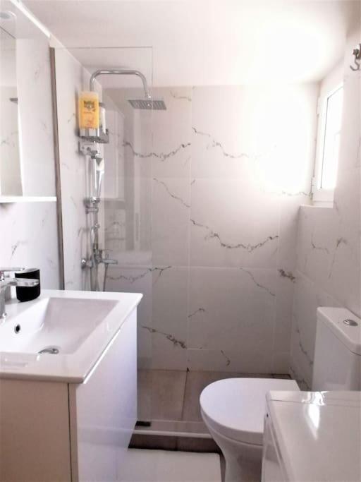 Koukaki Cozy Apartment 5 Minutes To Metro أثينا المظهر الخارجي الصورة